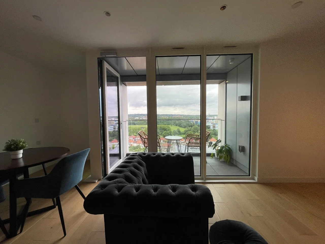 Flat Capitol Way in Greater London