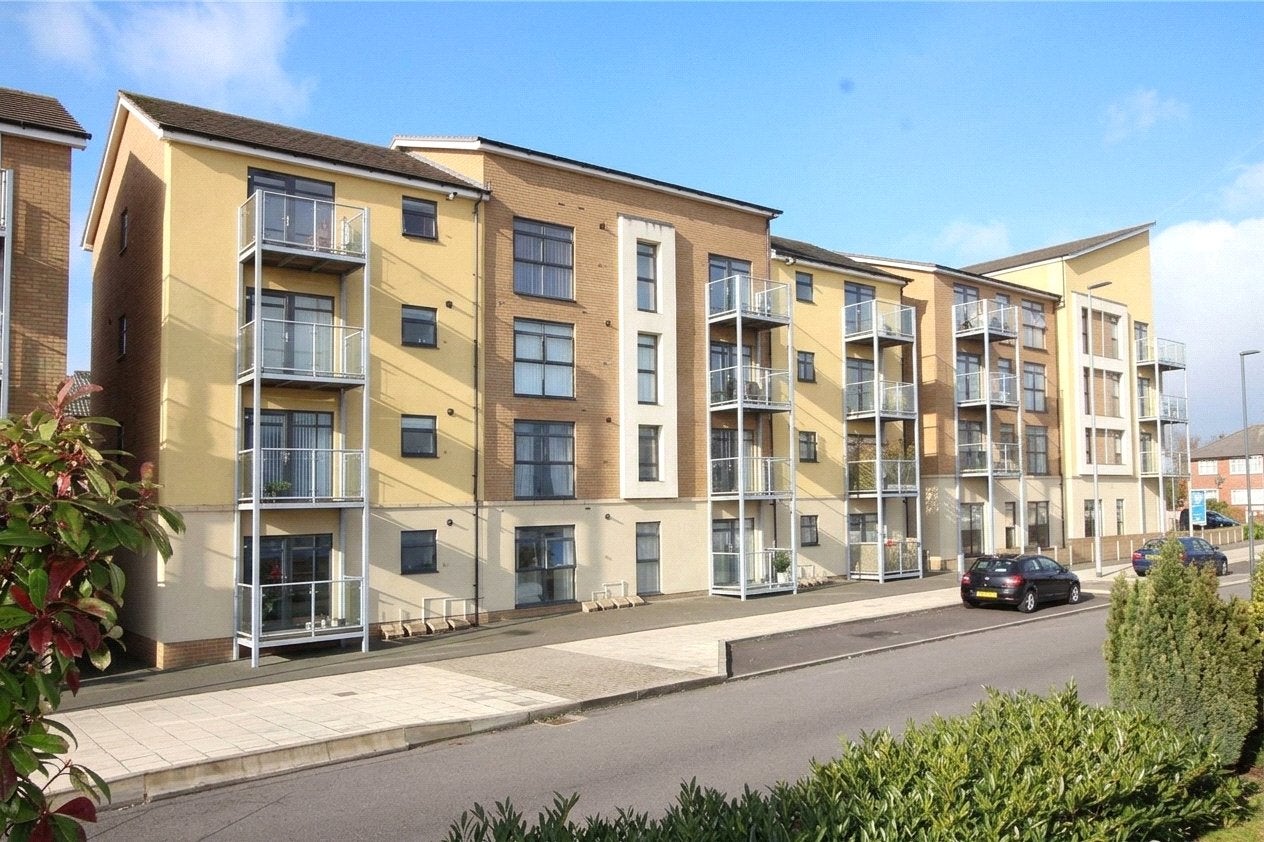 Flat Charlton Boulevard in Patchway