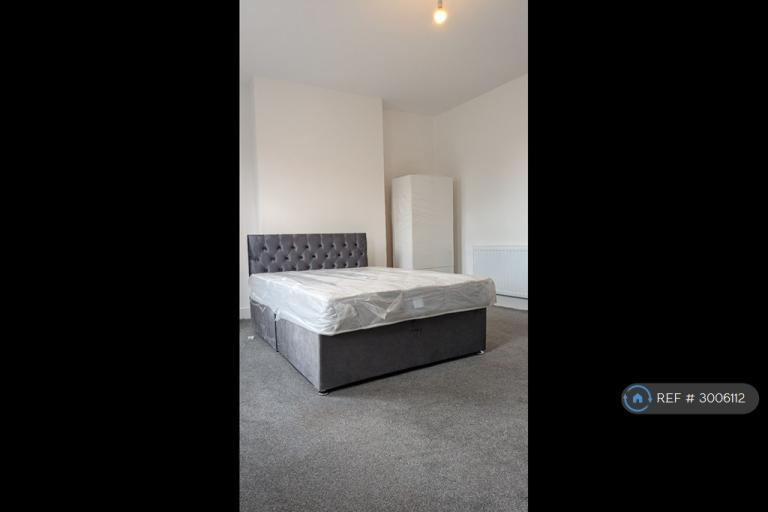 Room Elmers End Road in Greater London