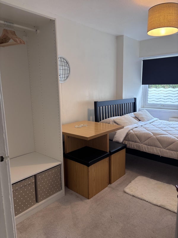 Room Rupert Road in Greater London