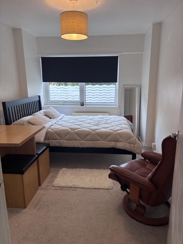Room Rupert Road in Greater London