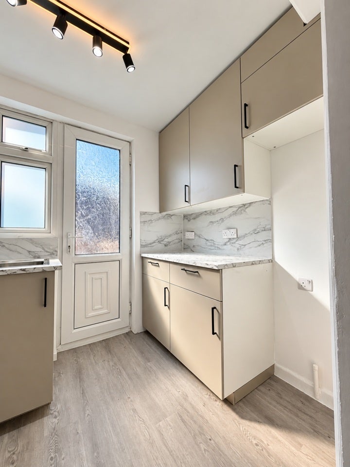 Flat Woodberry Down in Greater London