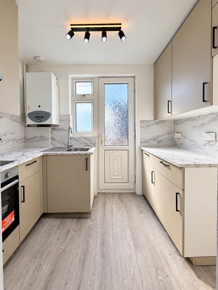Flat Woodberry Down in Greater London
