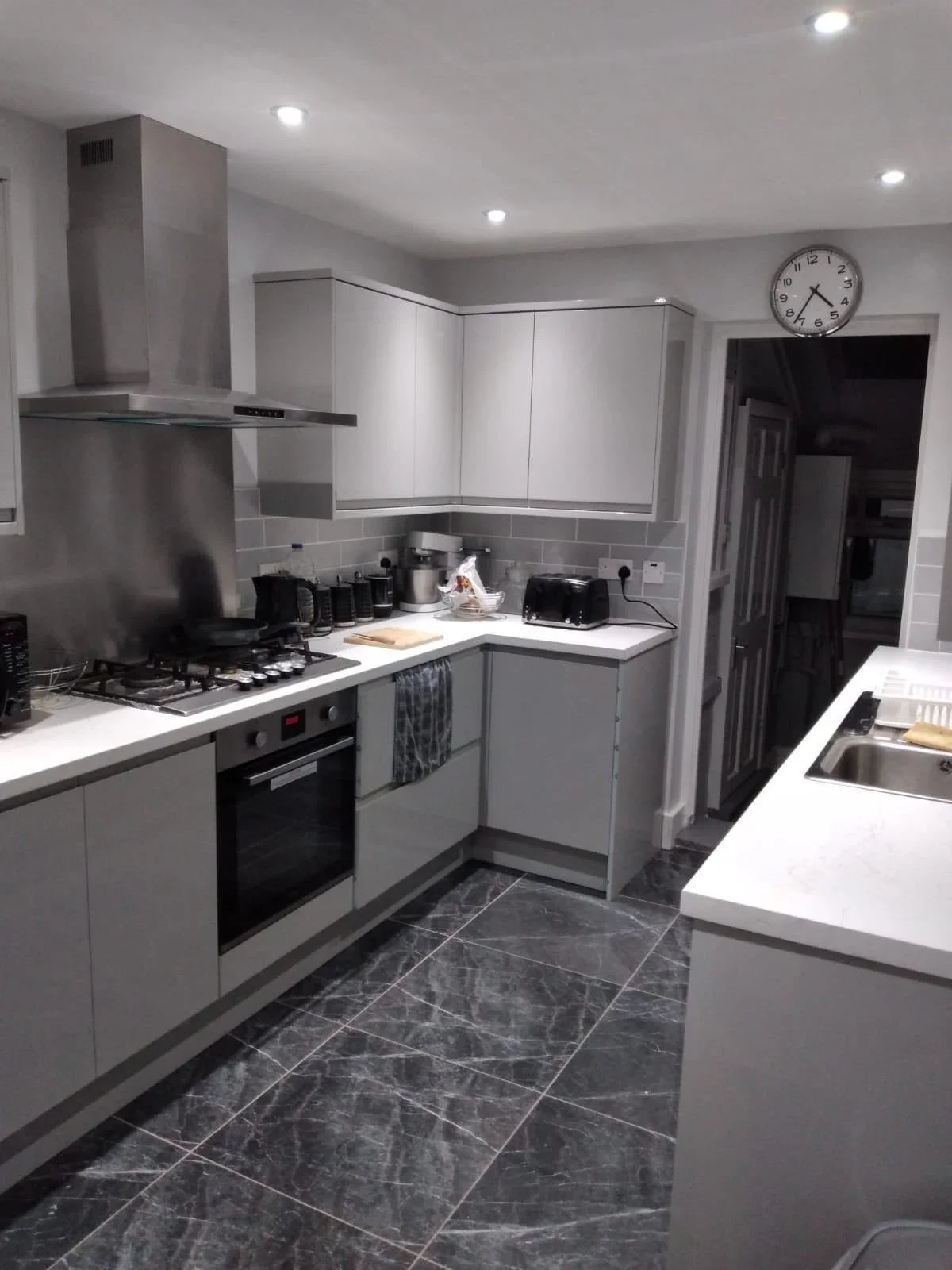 Room Cameron Road in Greater London