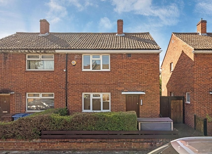 House Crewys Road in Greater London