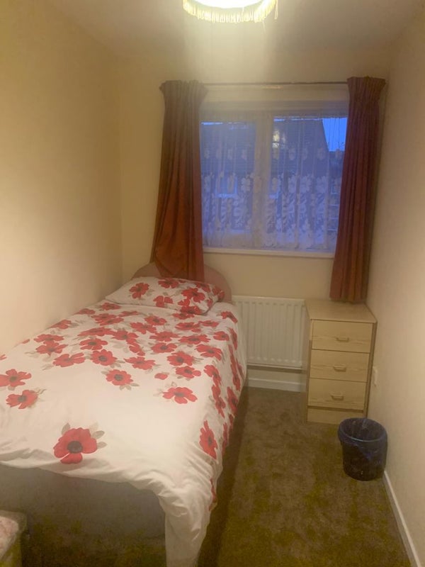 Room Ashfield Street in Greater London