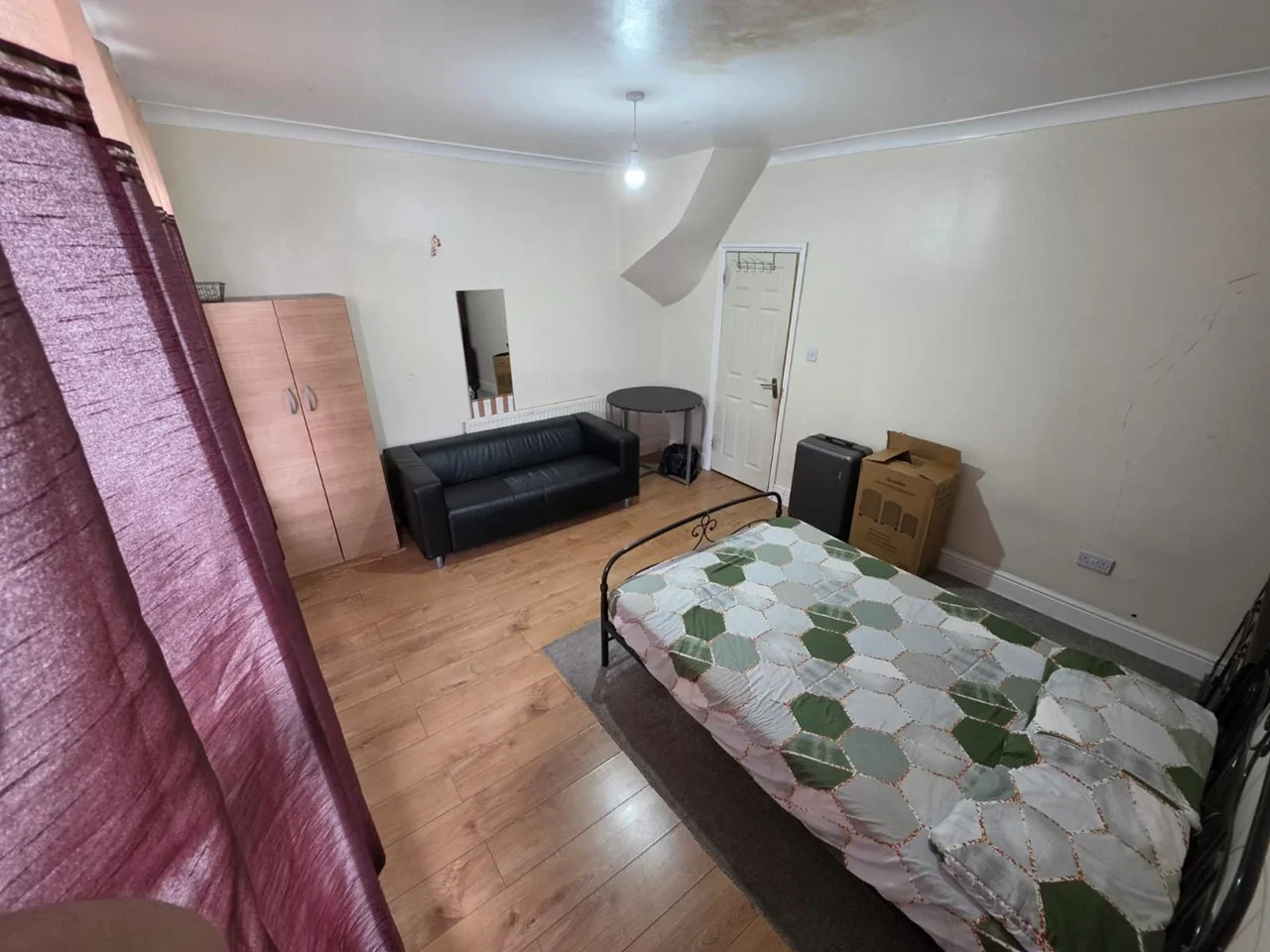 Room St. Marys Road in Greater London