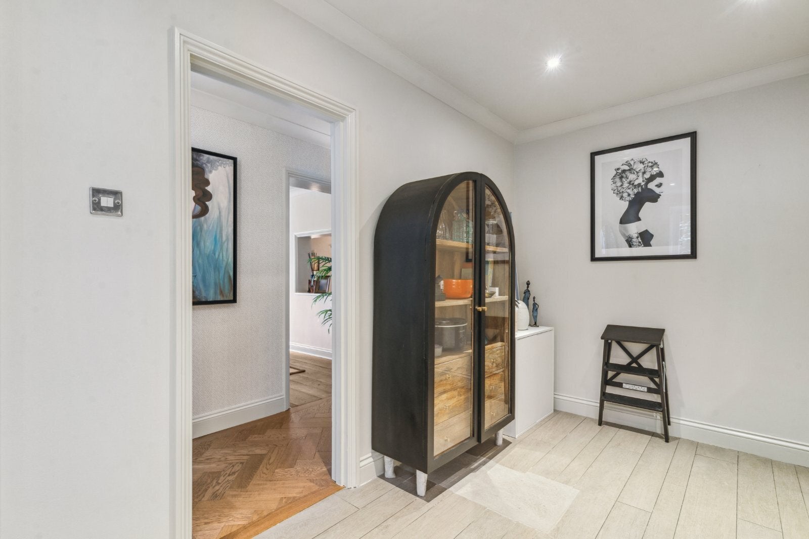 Flat Upper Richmond Road in Greater London
