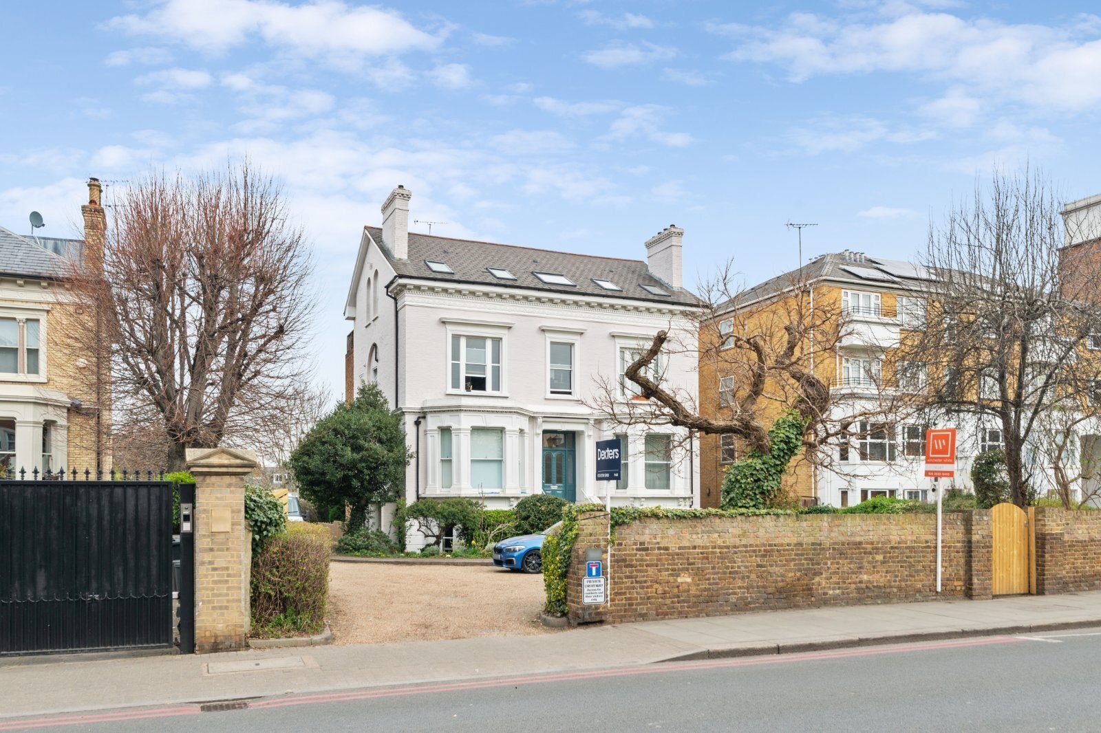 Flat Upper Richmond Road in Greater London