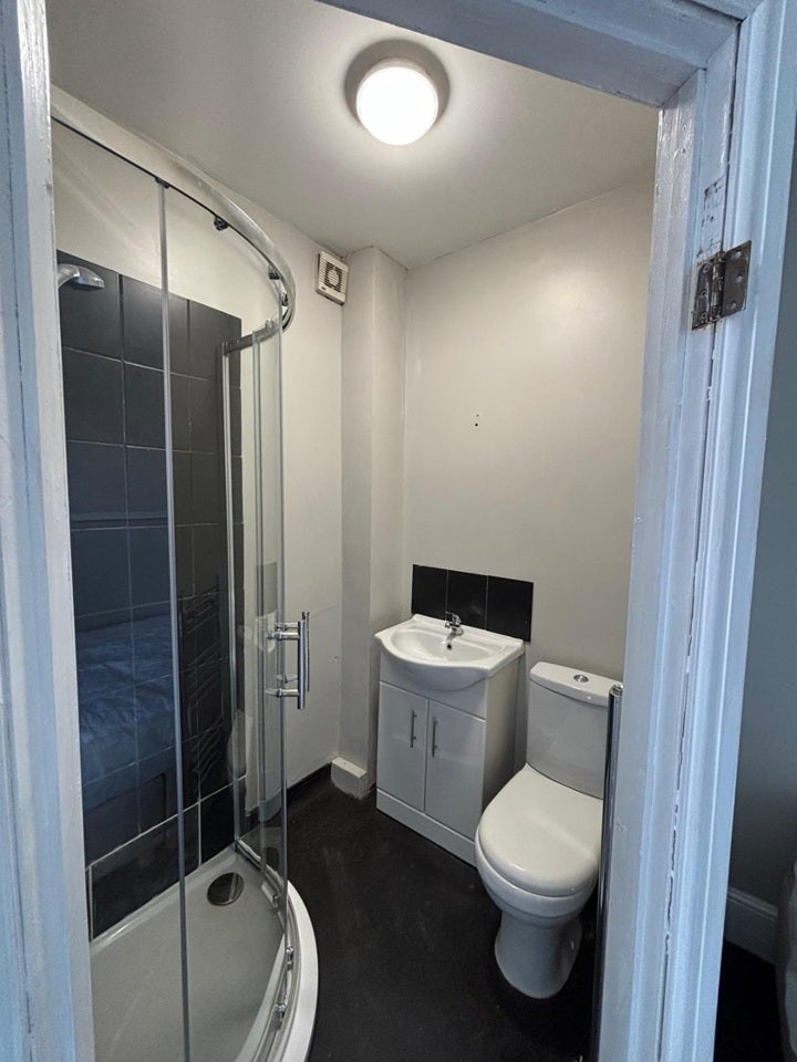 Room Hurcott Road in Wyre Forest