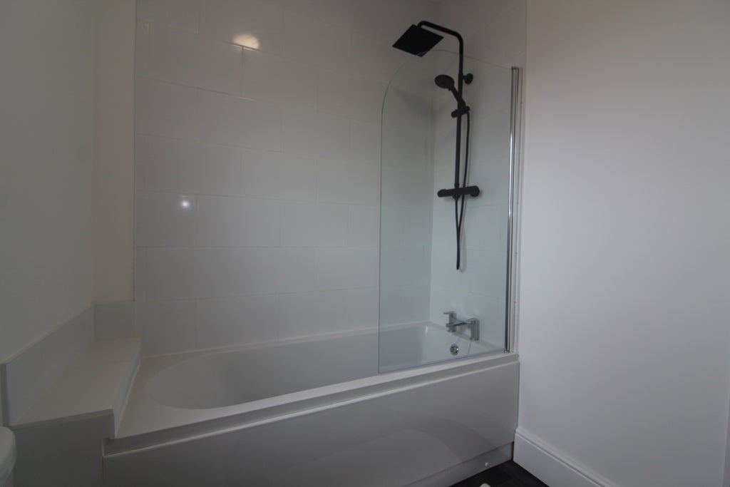 Room Lowson Street in Darlington