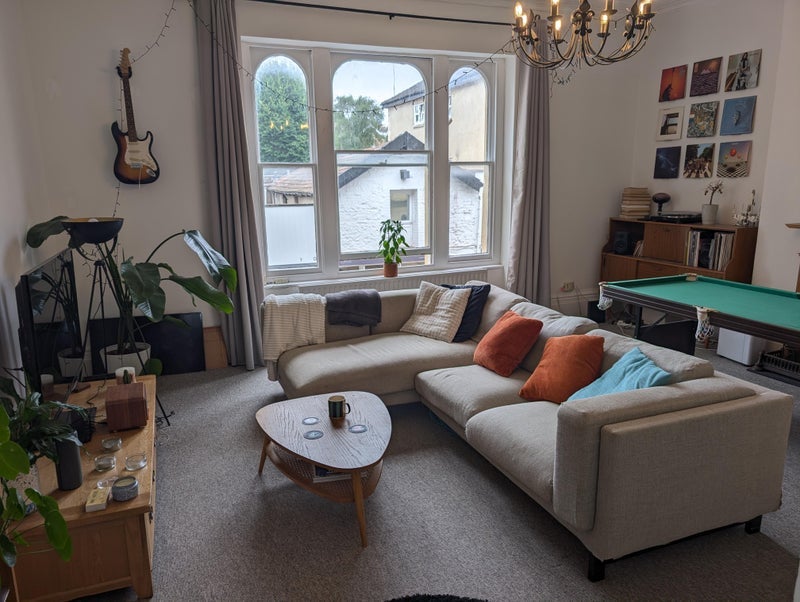 Room Alma Vale Road in Bristol
