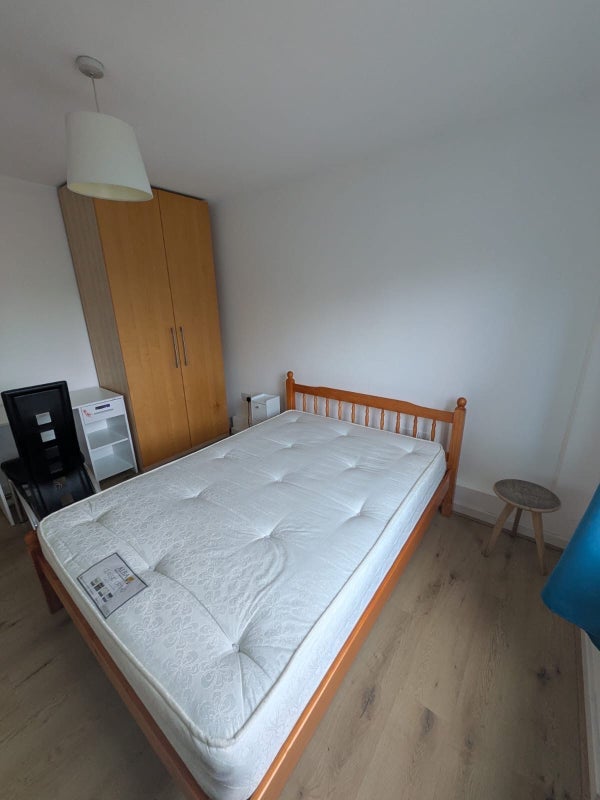 Room Triangle Road in Greater London