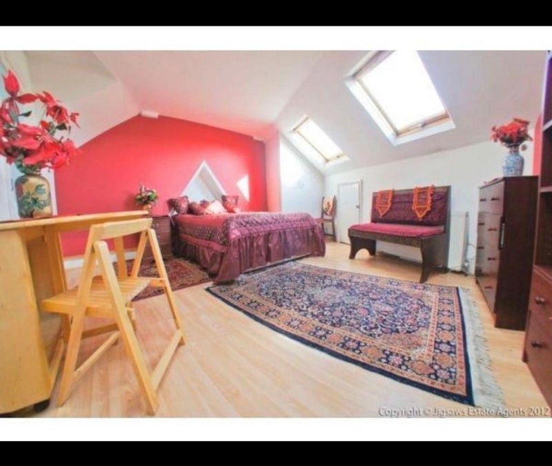 Flat Mountgrove Road in Greater London
