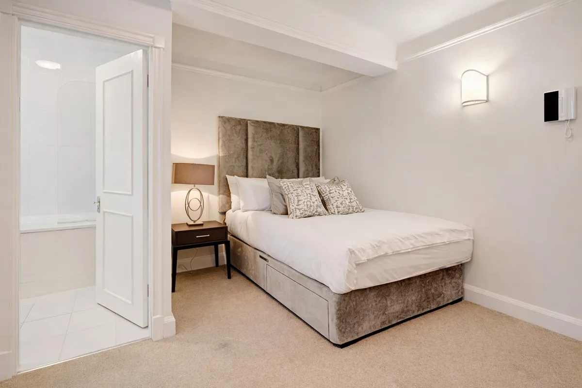 Flat Fulham Road in Greater London