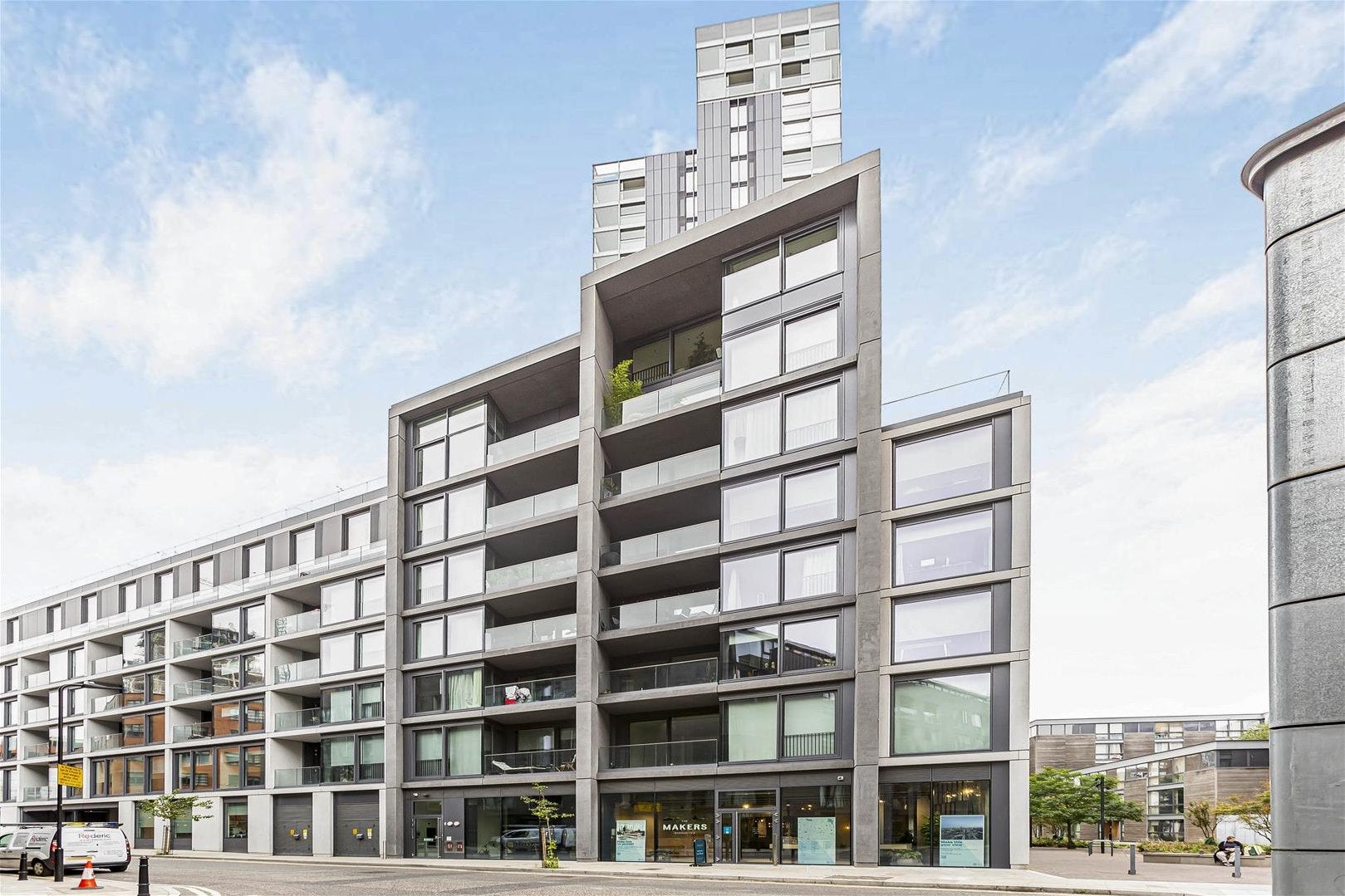 Flat Nile Street in Greater London