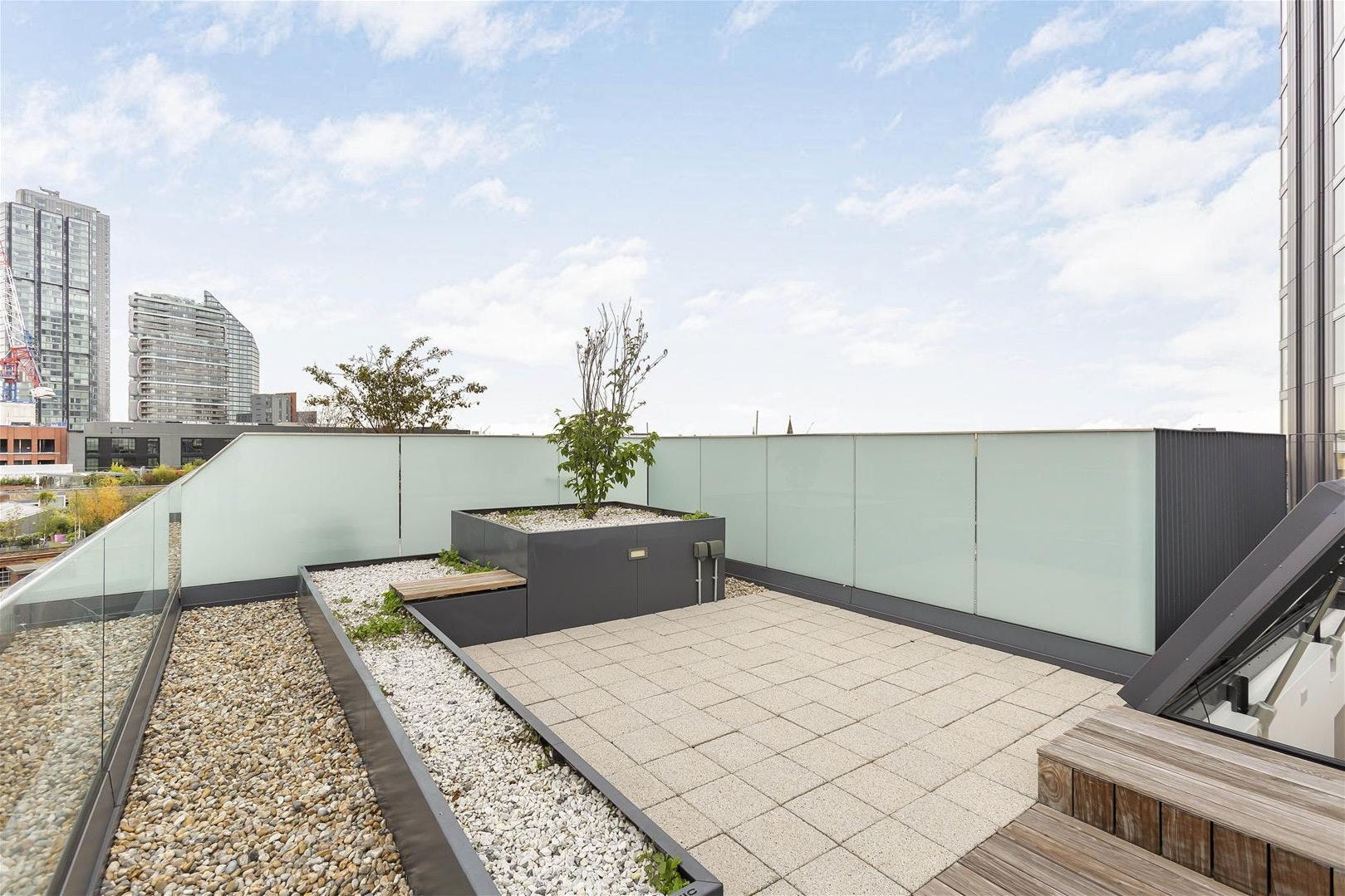 Flat Nile Street in Greater London