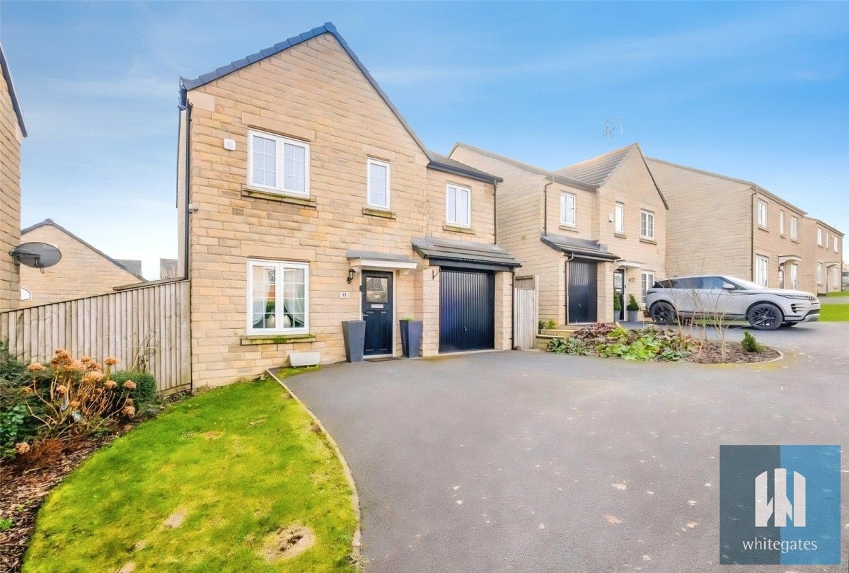House Stirling Wood Close in Kirklees