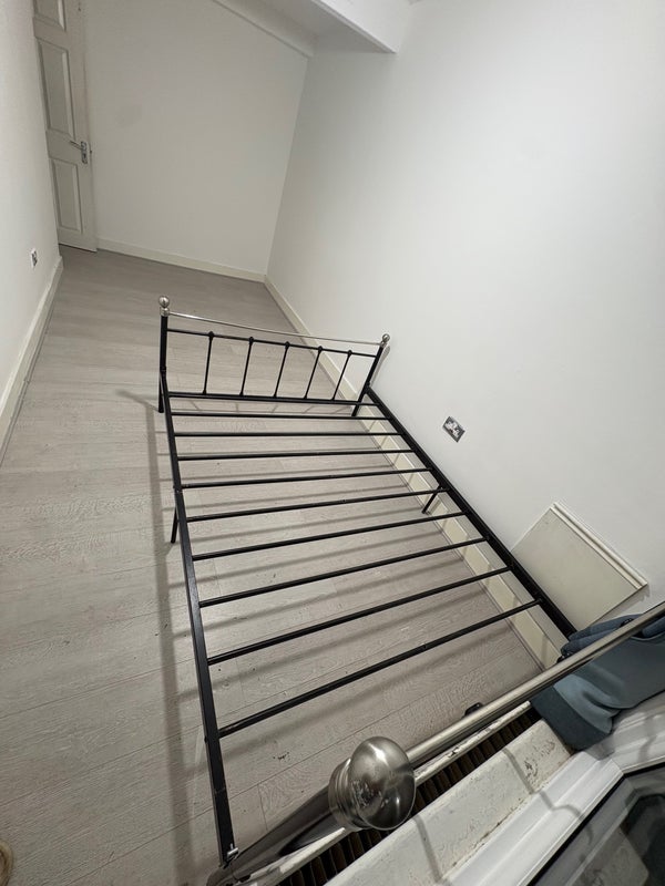 Room High Road Leytonstone in Greater London