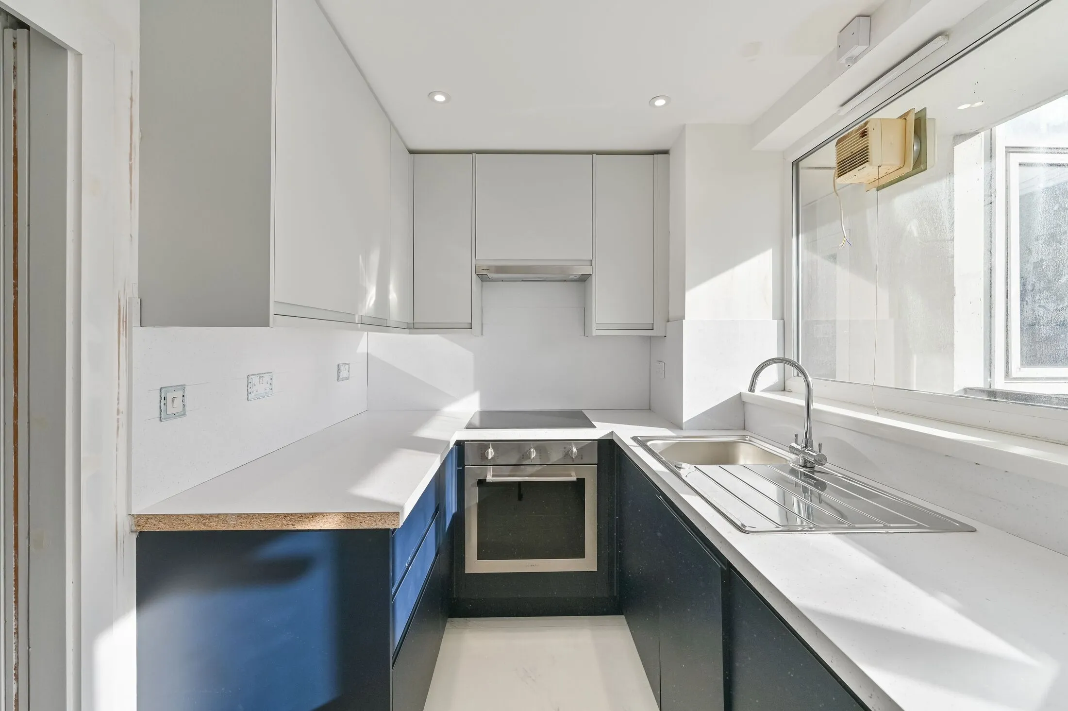 Flat Crownstone Road in Greater London