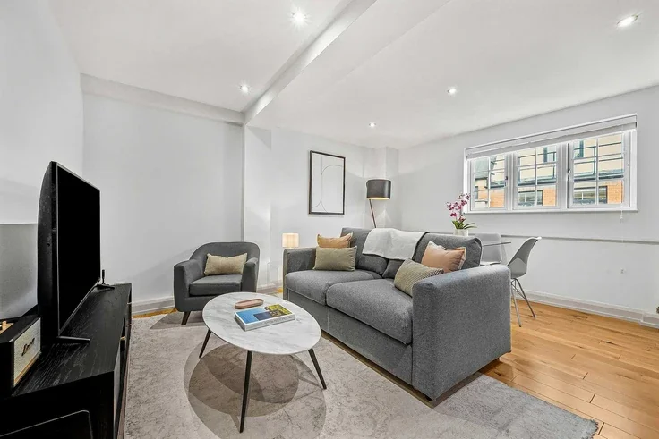 Flat Bateman Street in City of Westminster