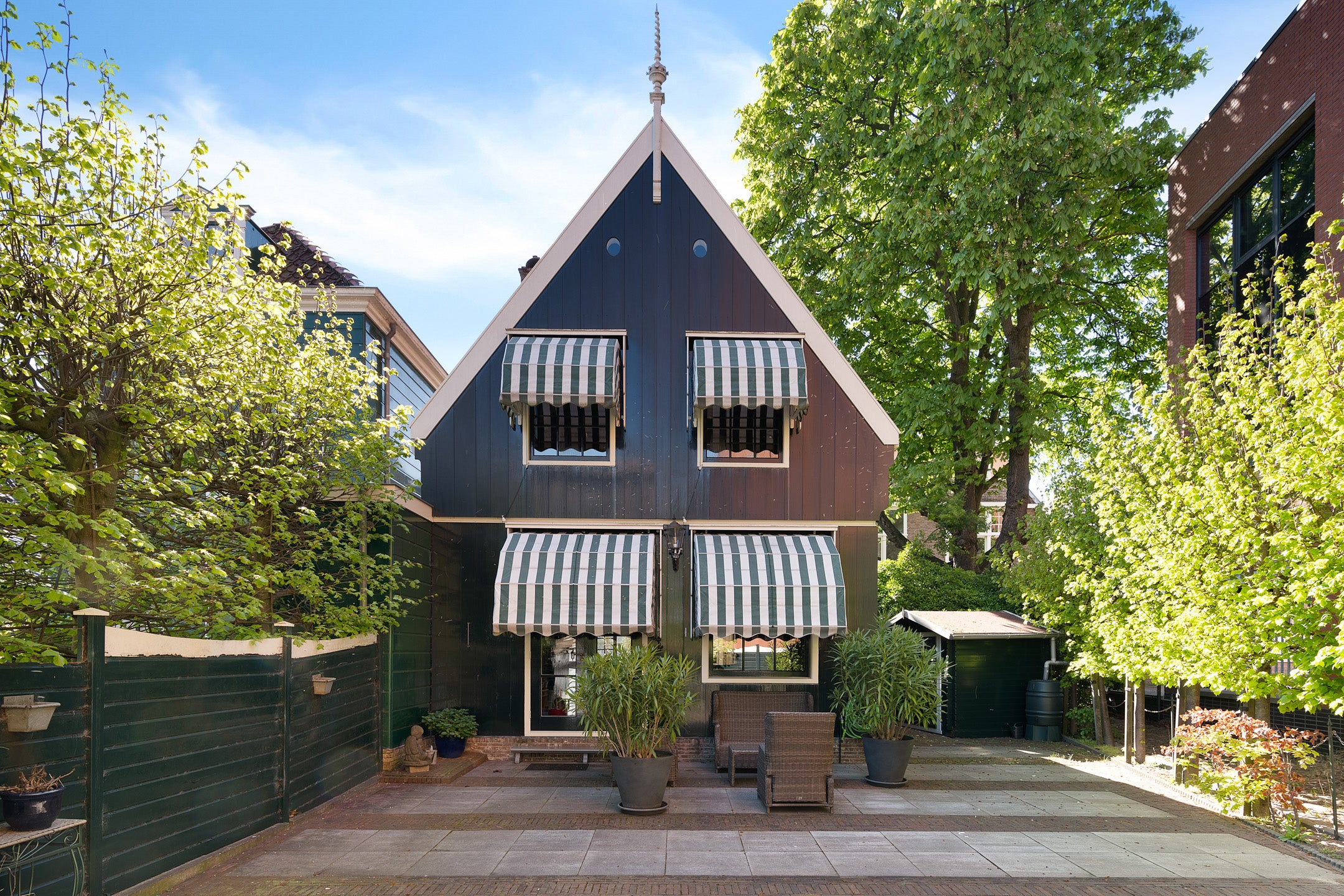 Twee-onder-één-kap te koop: Hogendijk 5, Zaandam