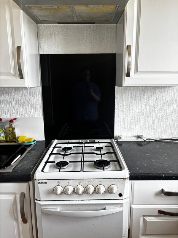 Room Rosslyn Crescent in Greater London