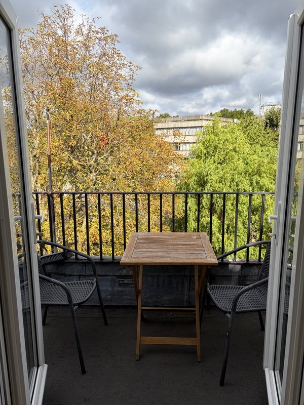 Room Belsize Park in Greater London