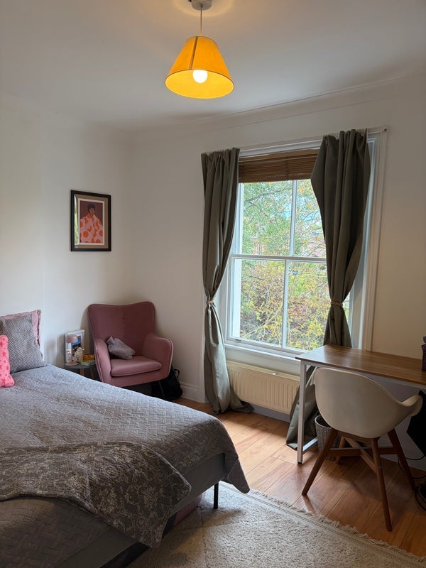 Room Belsize Park in Greater London