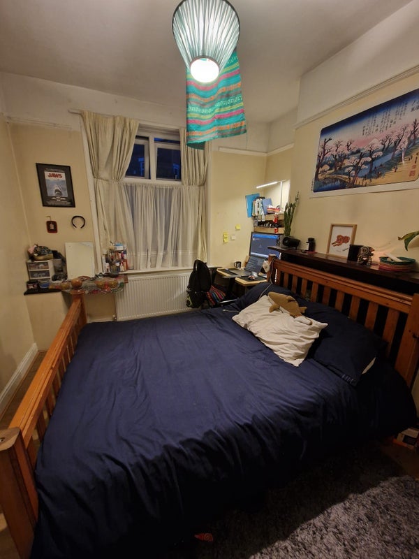 Room Dorset Avenue in Manchester