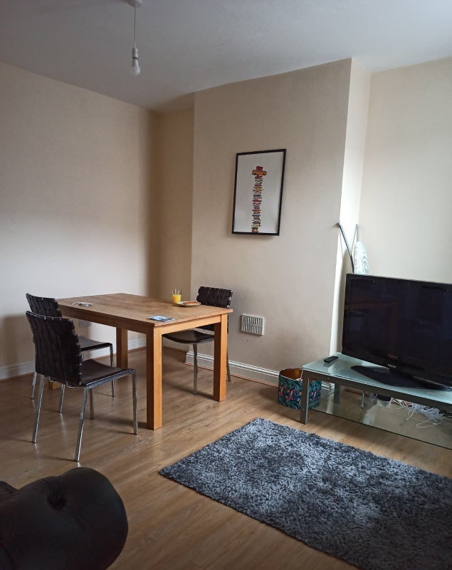 Room Dorset Avenue in Manchester