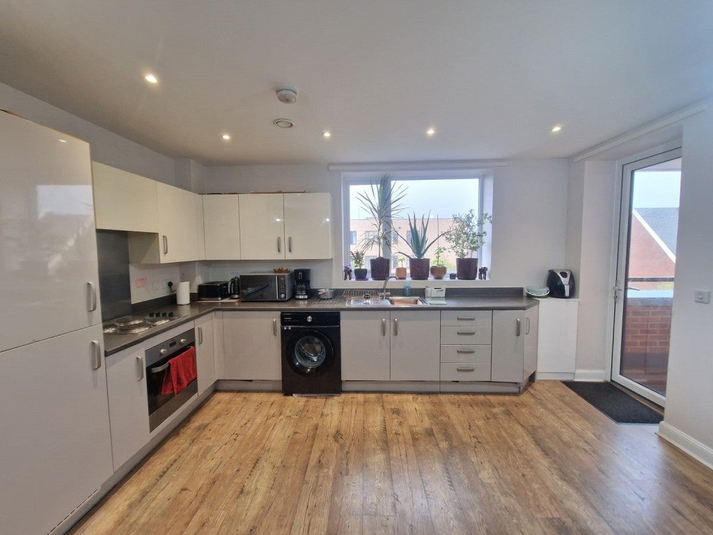 Flat Graham Road in Greater London