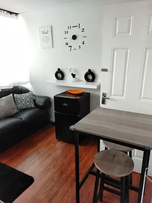 Room Sylvan Road in Greater London