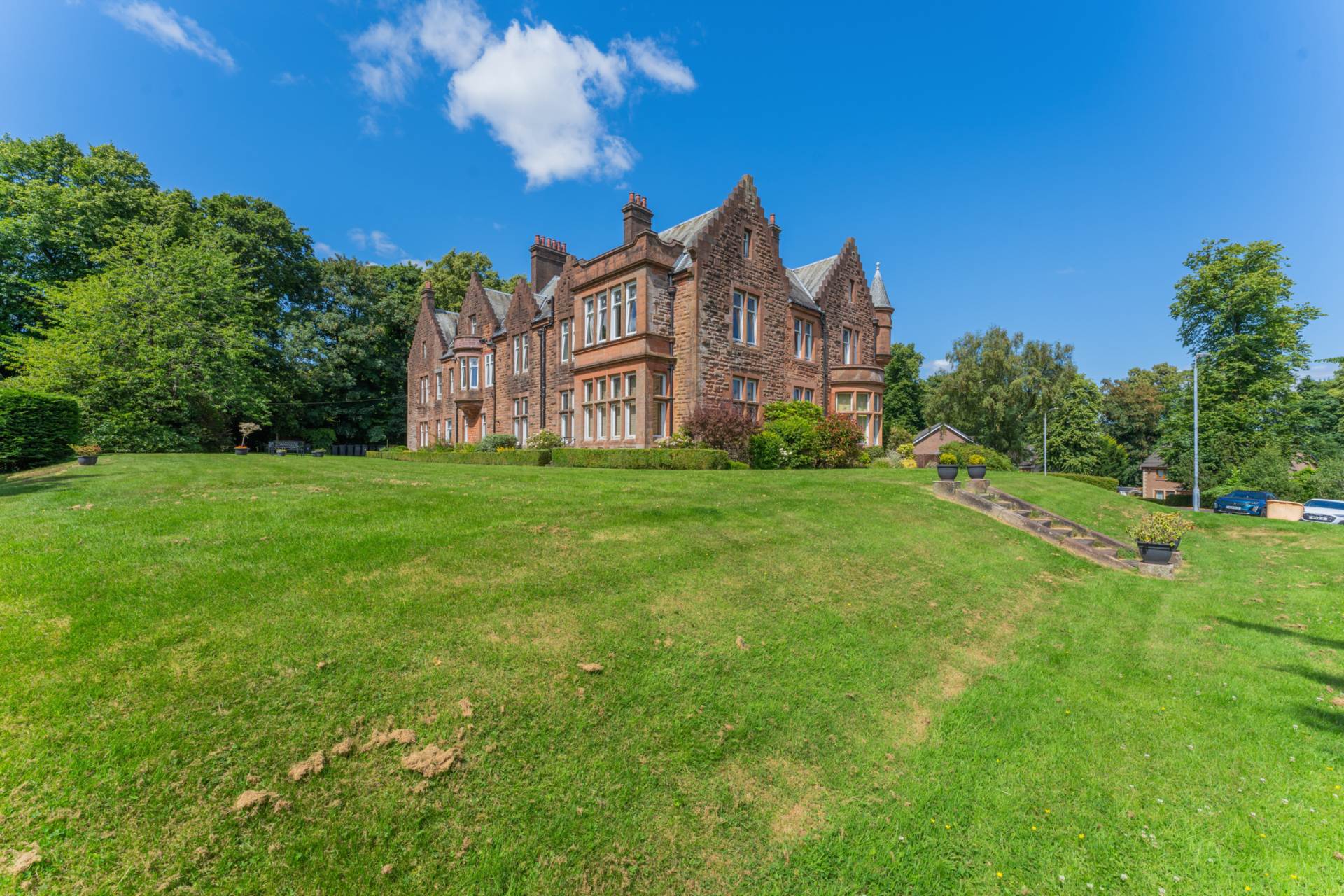Flat Manor Park Avenue in Paisley