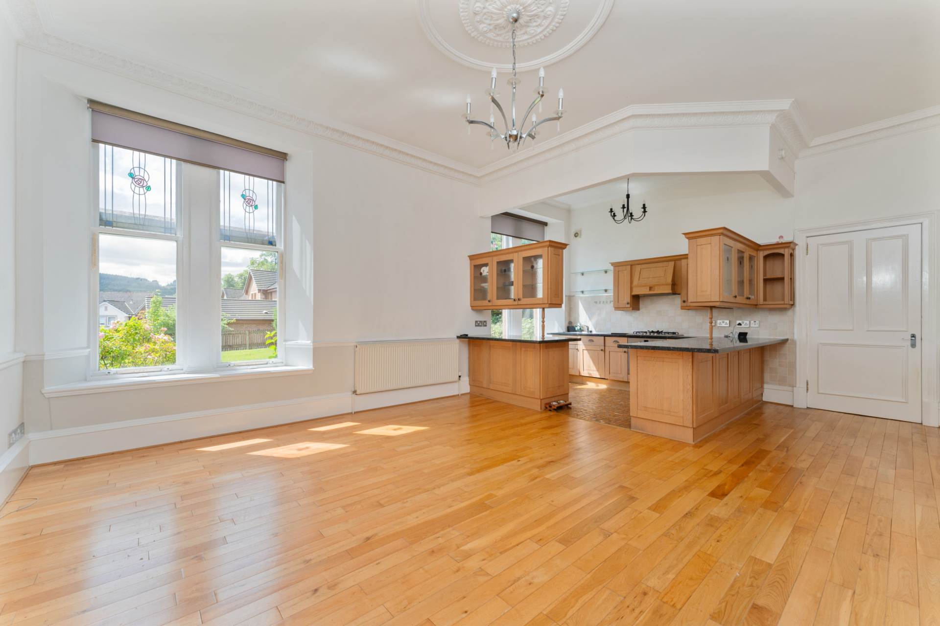 Flat Manor Park Avenue in Paisley