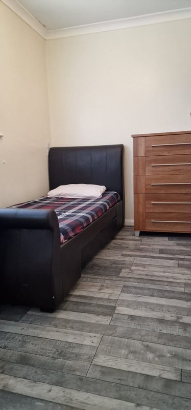 Room Coldnailhurst Avenue in Braintree
