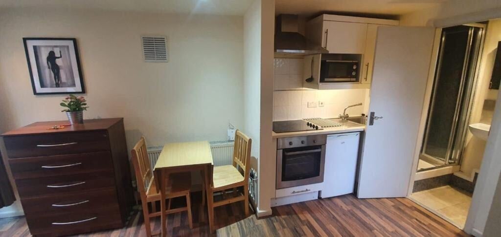 Flat Ash Grove in Greater London