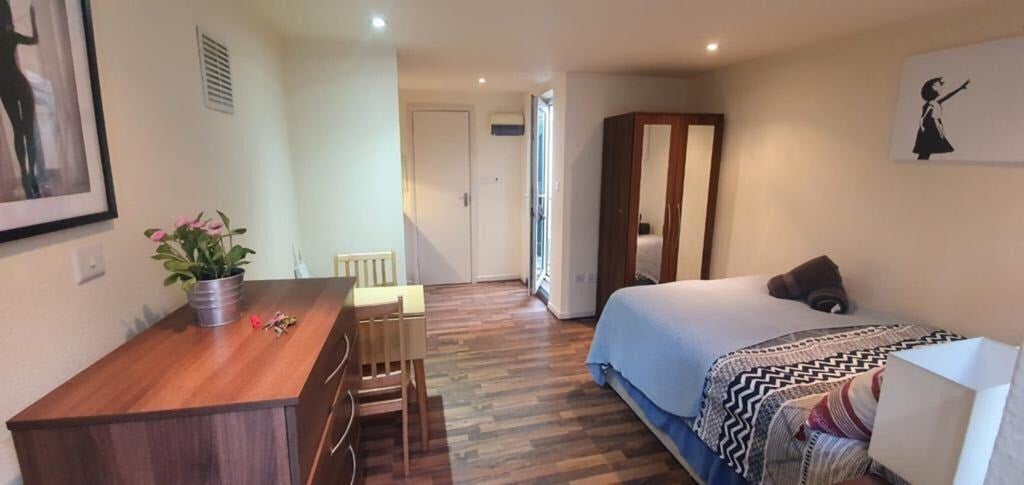 Flat Ash Grove in Greater London