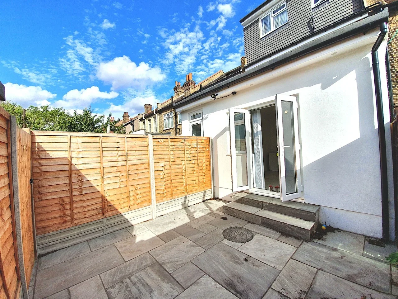 Room Pemdevon Road in Greater London