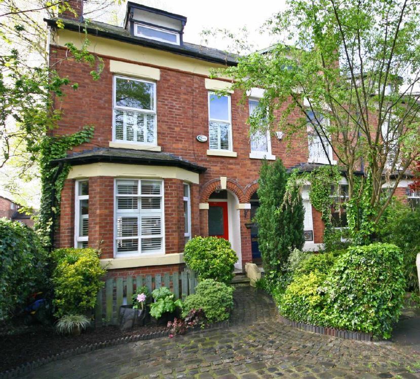 House Stratford Avenue in Manchester