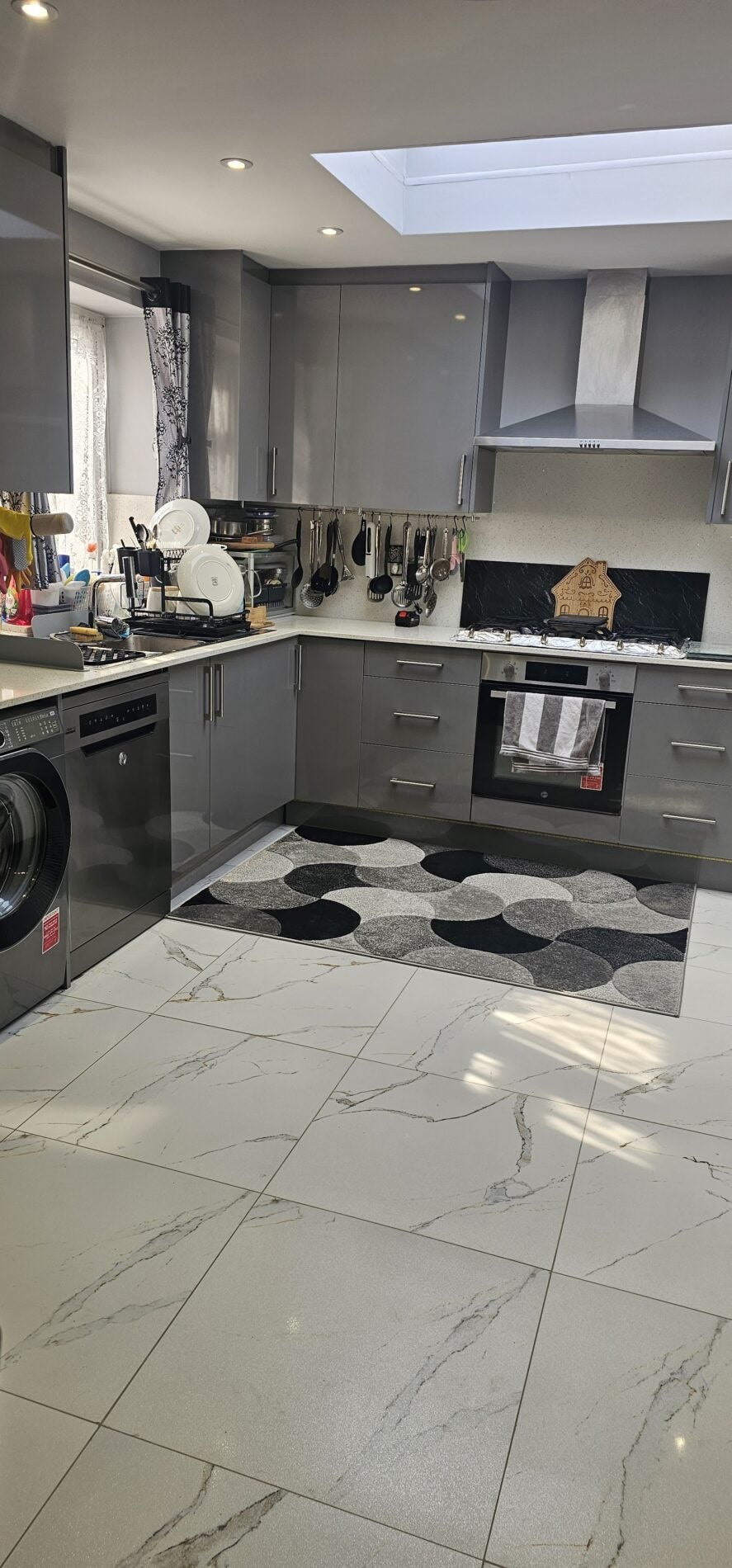 Flat Bilton Road in Greater London
