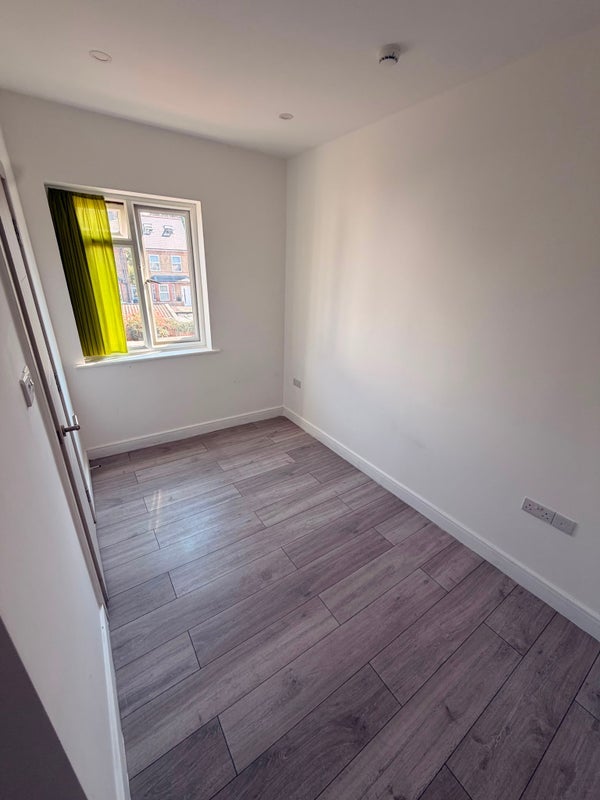 Room Bensham Lane in Greater London