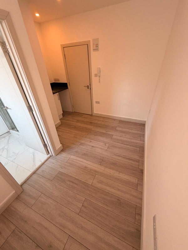 Room Bensham Lane in Greater London