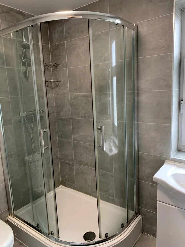 Room Roberta Street in Greater London