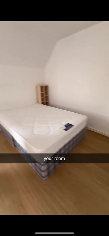 Room Wright Way in Bristol