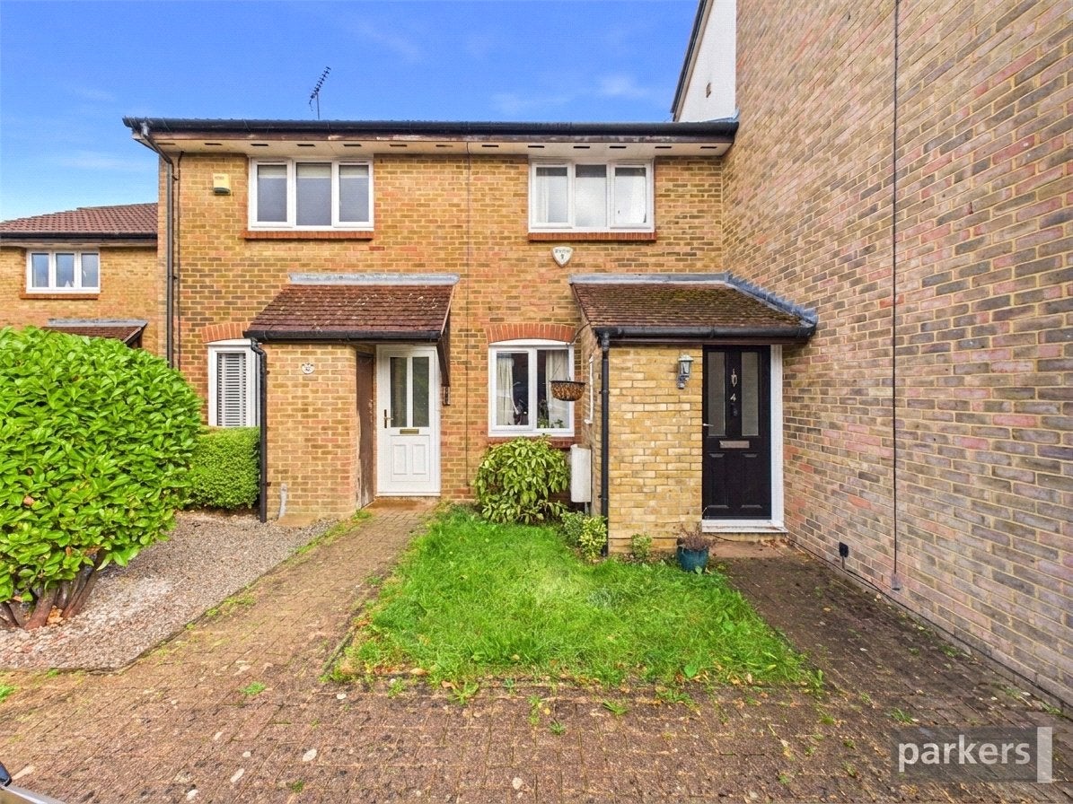 Flat Gooch Close in Twyford