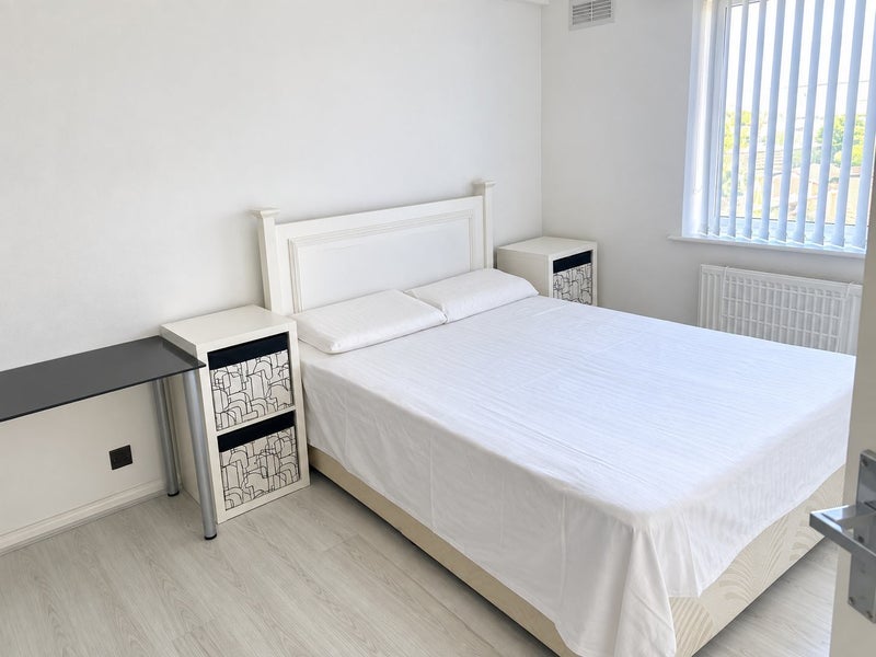 Room Perry Street in Billericay
