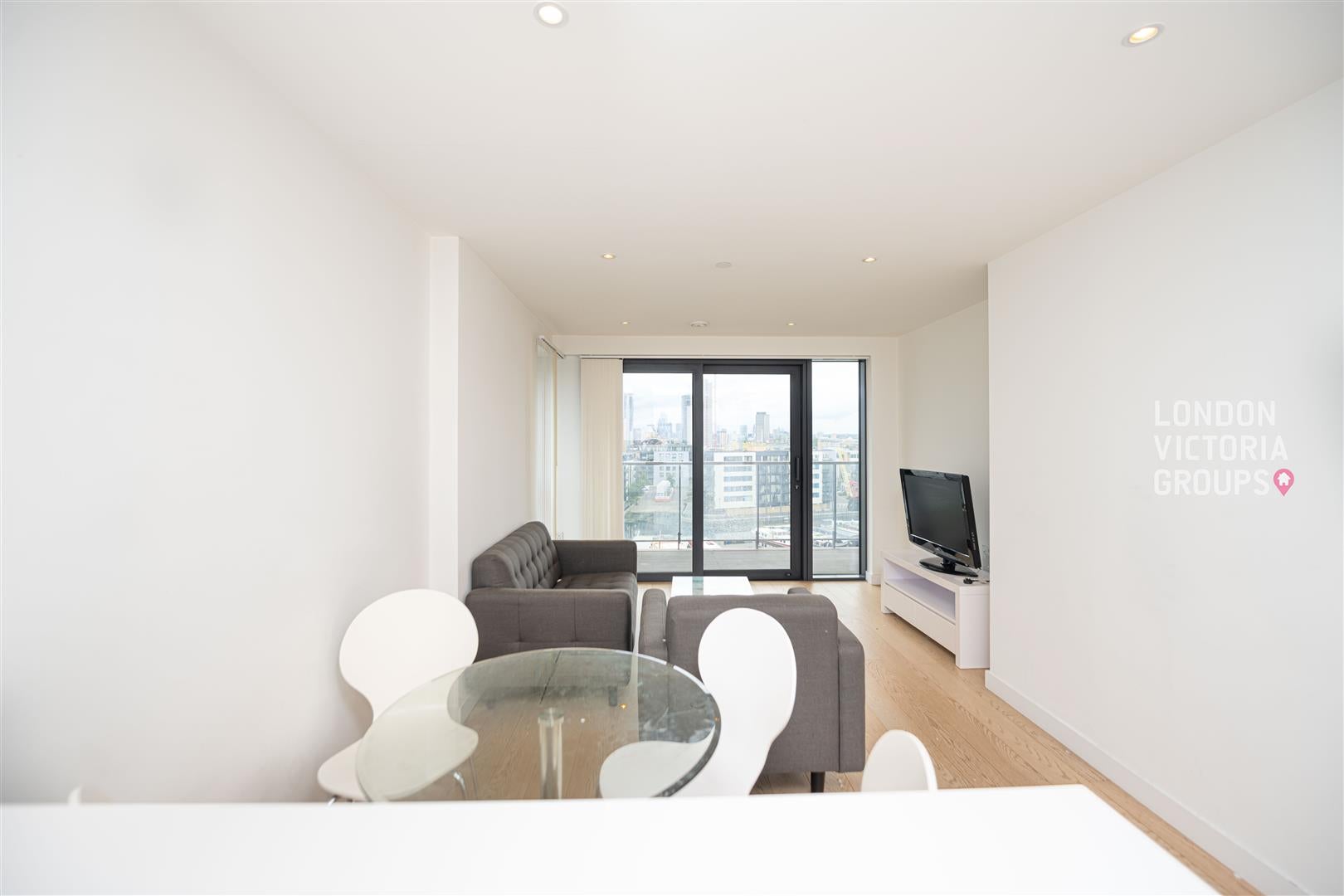Flat Yabsley Street in Greater London