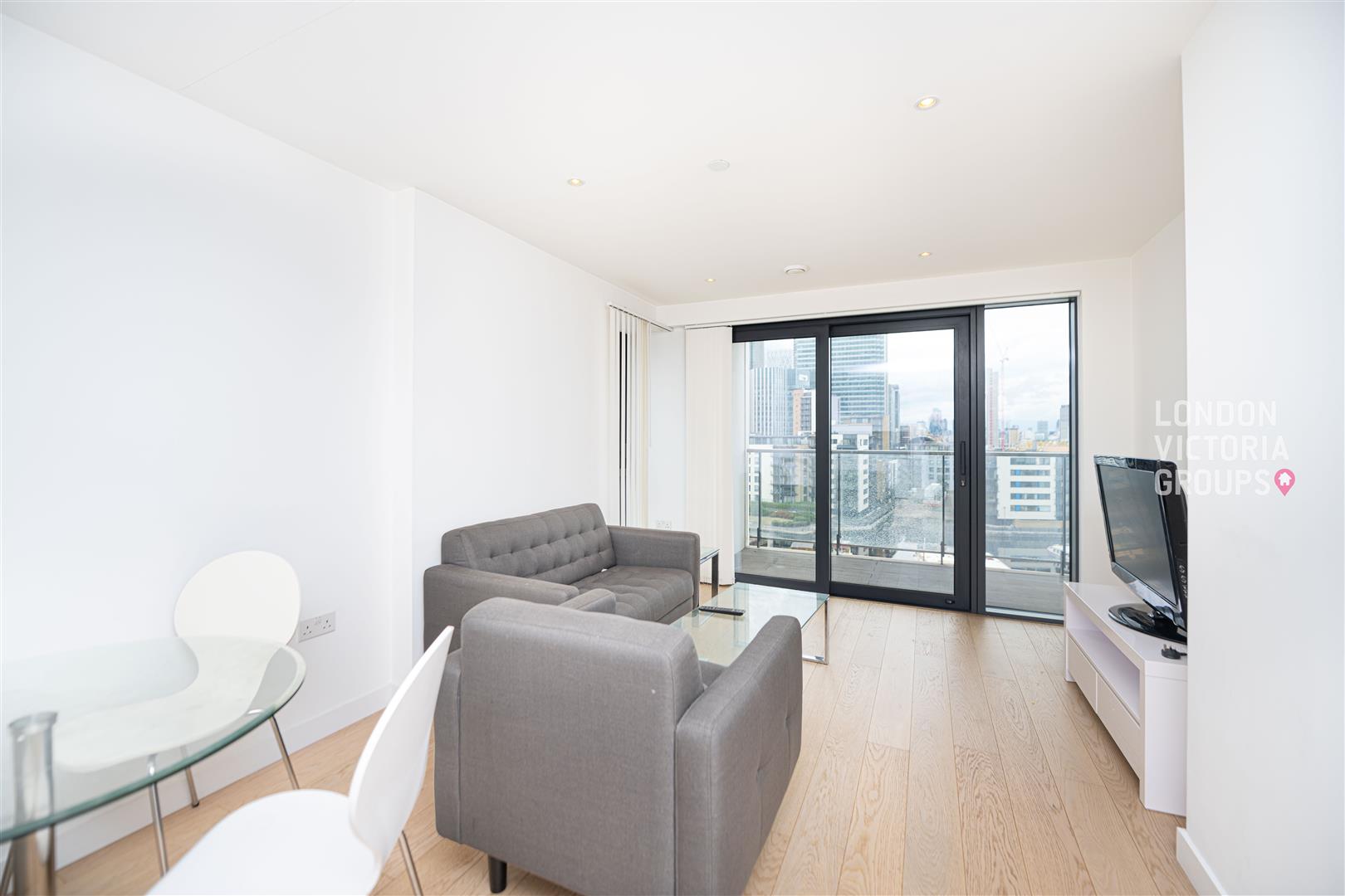 Flat Yabsley Street in Greater London
