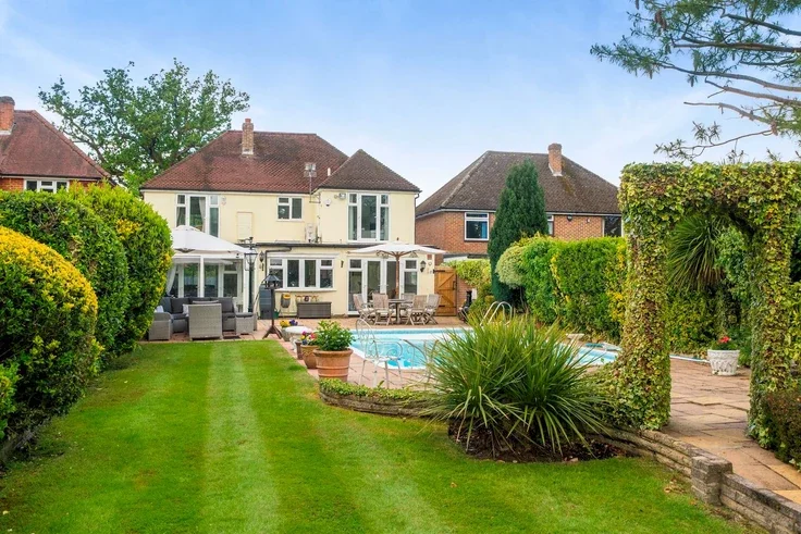 House Kennel Lane in Mole Valley
